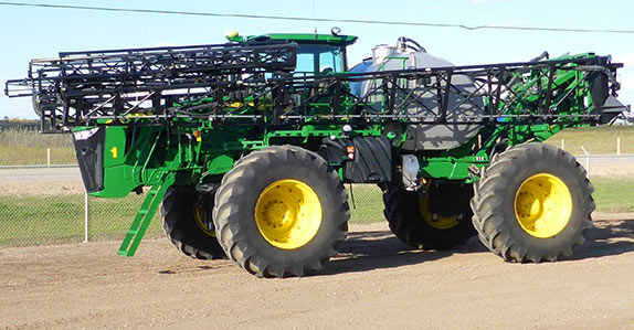 big farm john deere sprayer